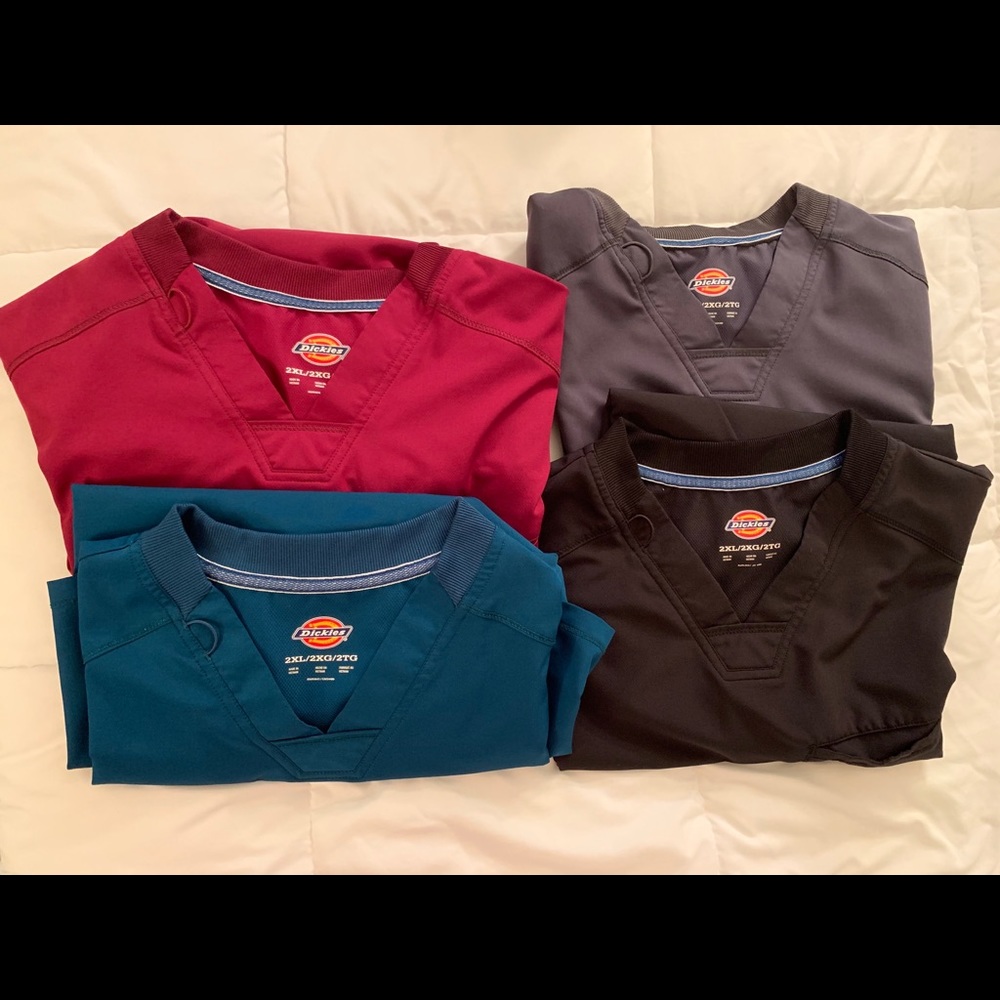 Men’s scrub tops 2XL